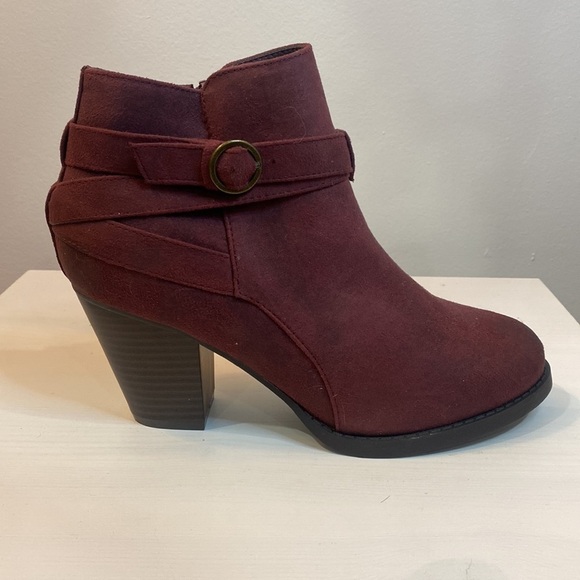 Burgundy Ankle Boots Like New! - Picture 4 of 10